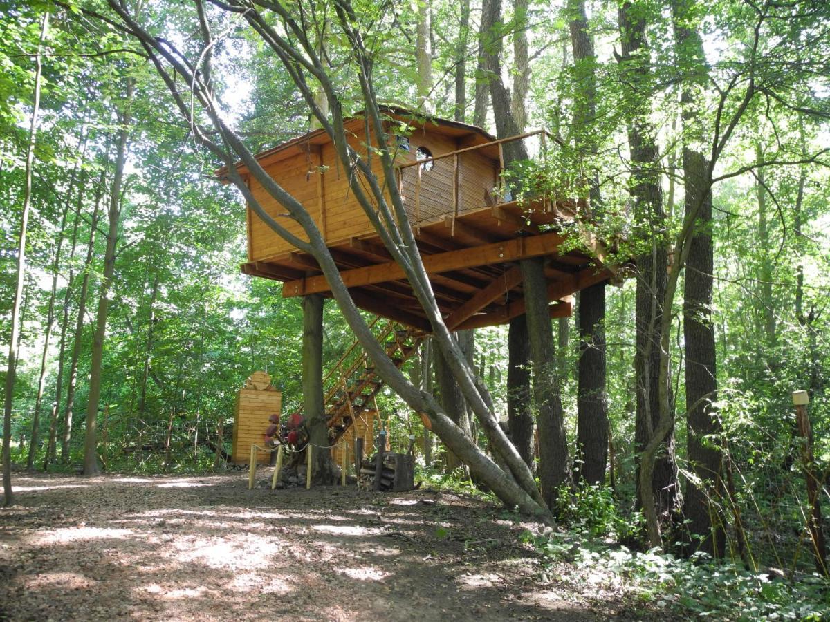 Bohutín Treehouse V Brdechヴィラ エクステリア 写真